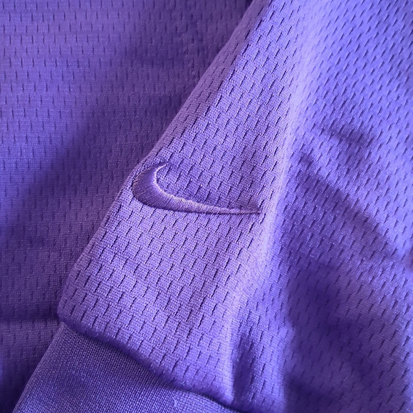 Nike Kobe Therma Fit Pullover Mens Purple Hoodie HJ8109-547 NWT Size Med - Picture 3 of 5